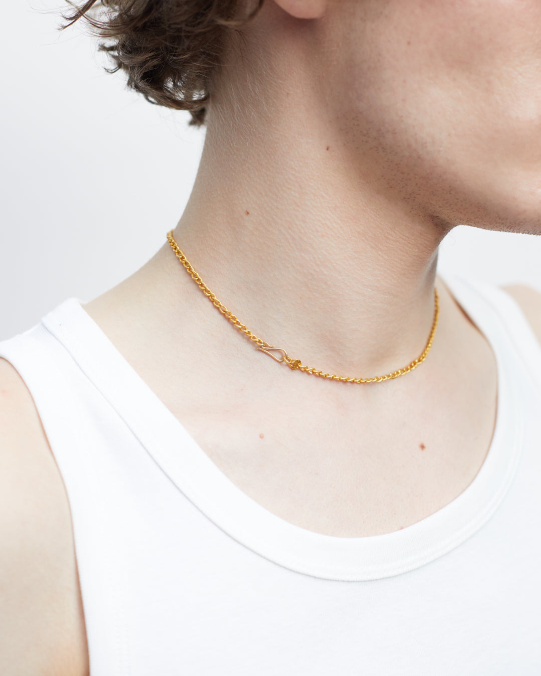 Delicate Curb Chain in Fine Gold