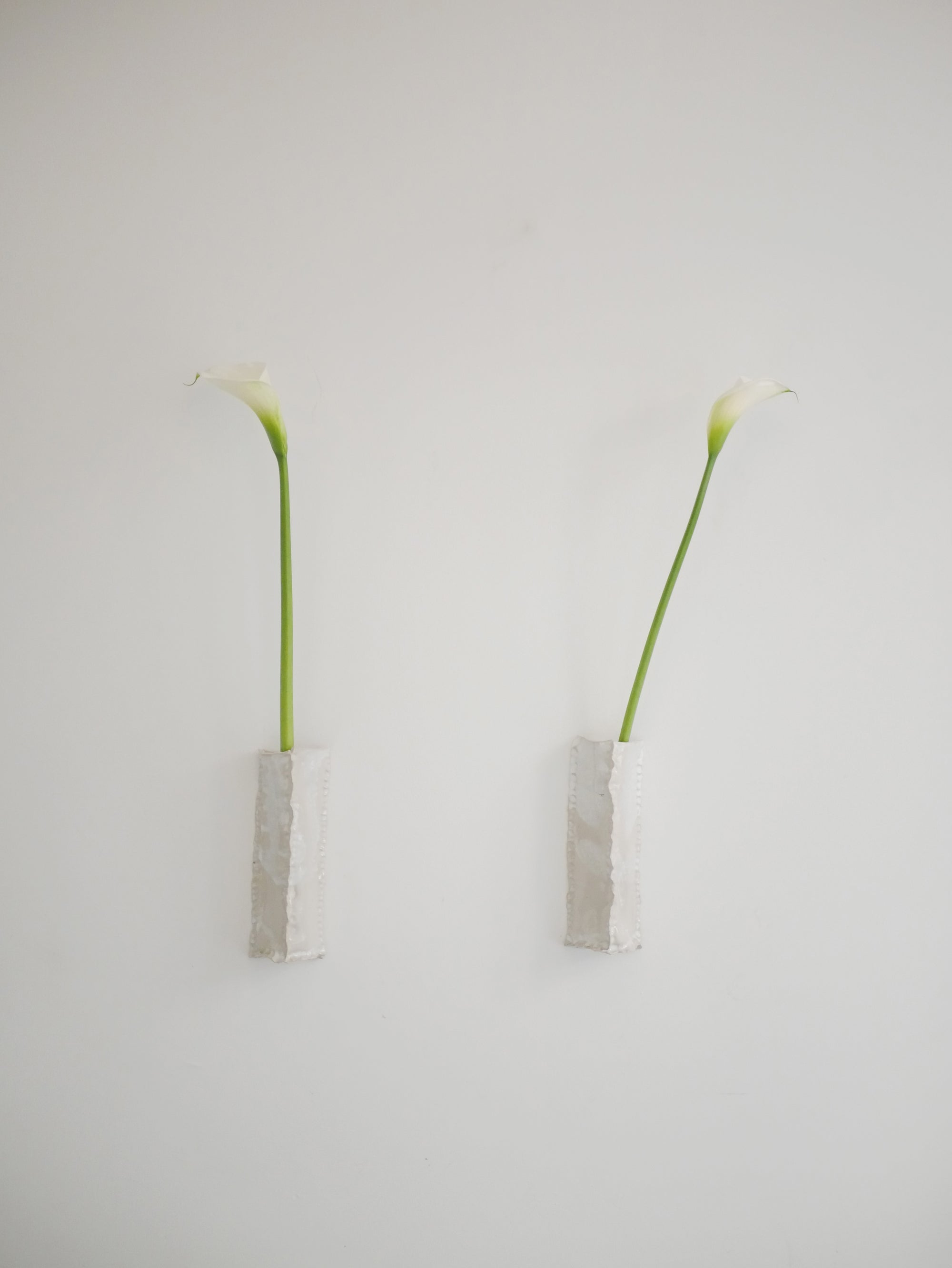 SWAY WALL VASE WHITE