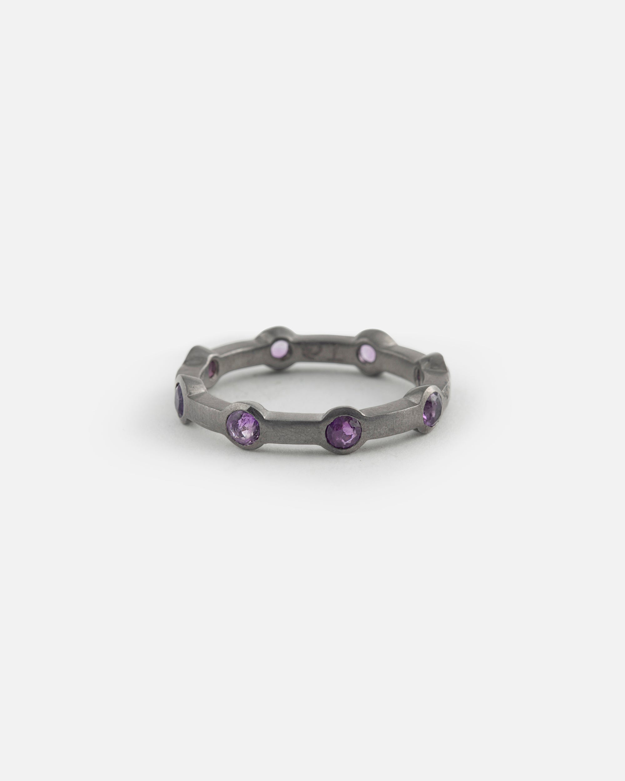 Tantal Ring with 8 Amethysts
