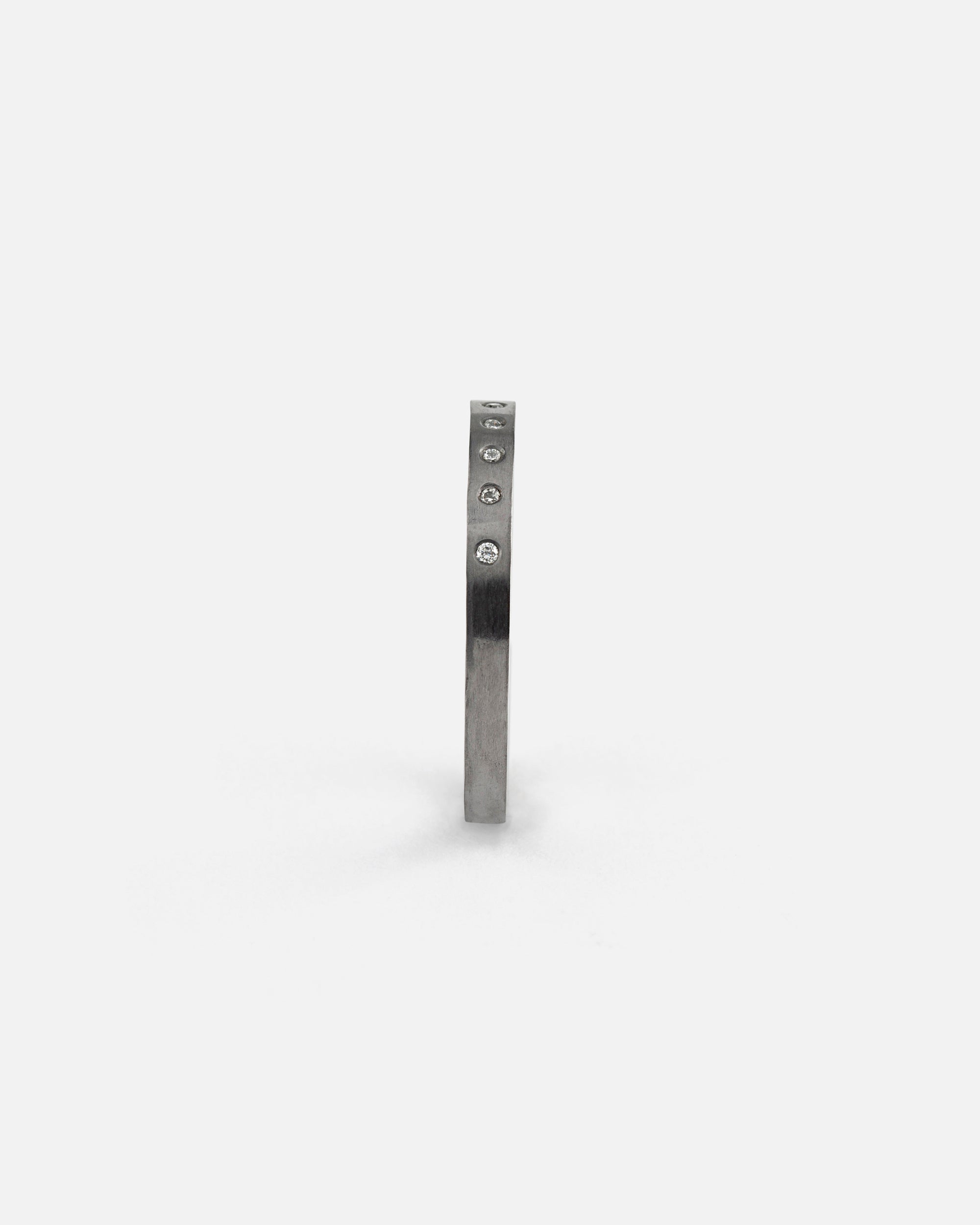 Tantal Ring with 12 Little Diamonds