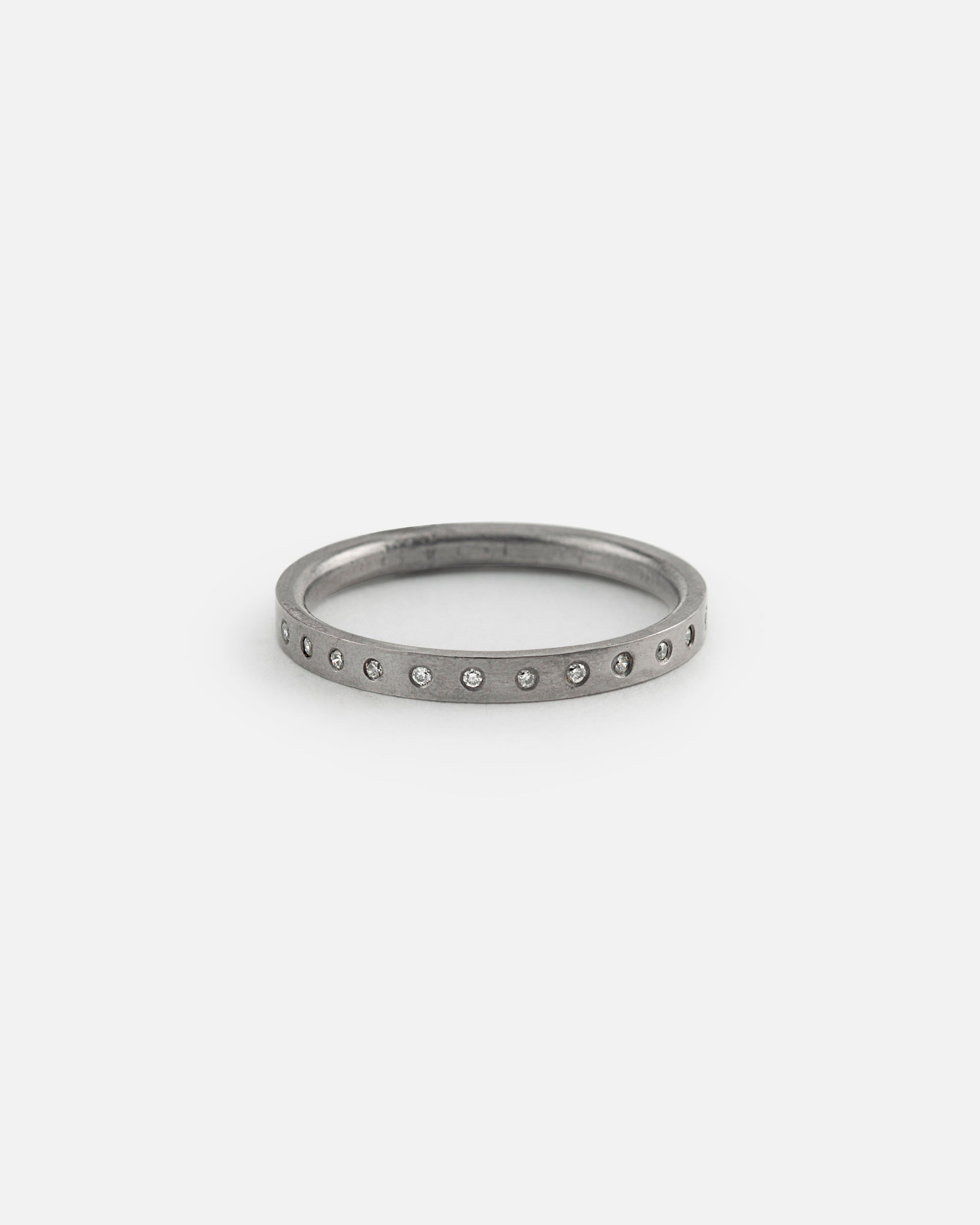 Tantal Ring with 12 Little Diamonds