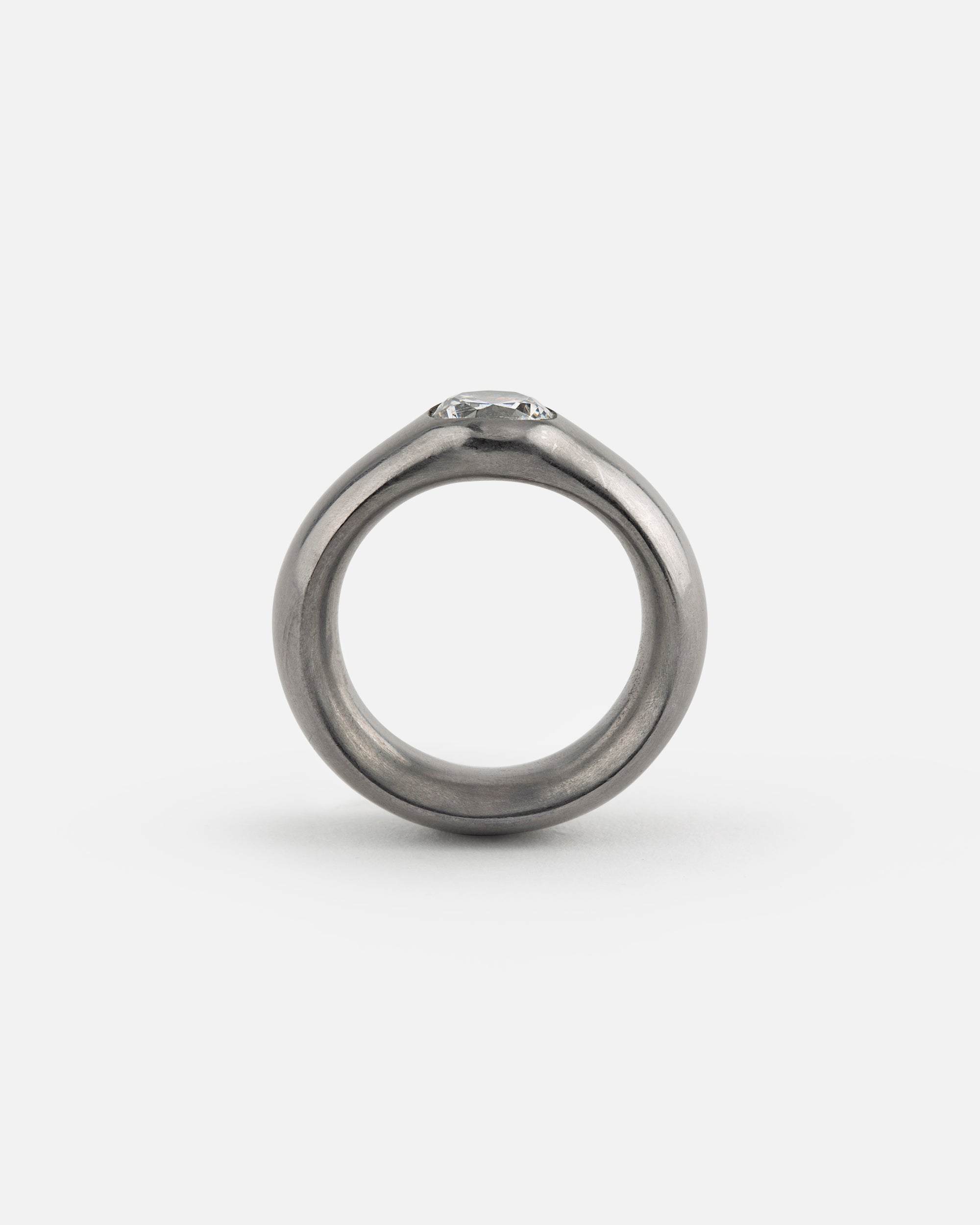 Tantalring mit weißem Diamanten 1ct