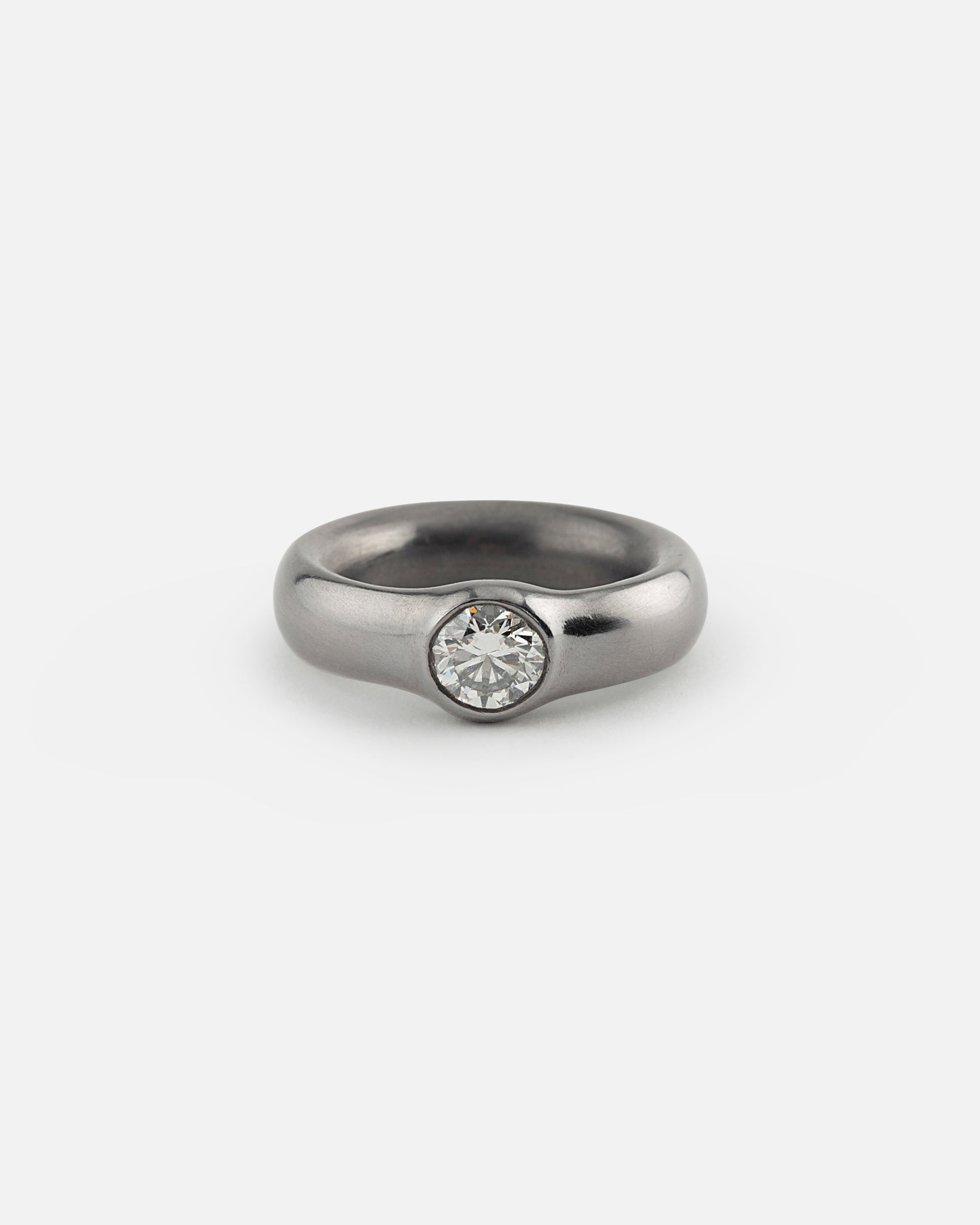 Tantalring mit weißem Diamanten 1ct