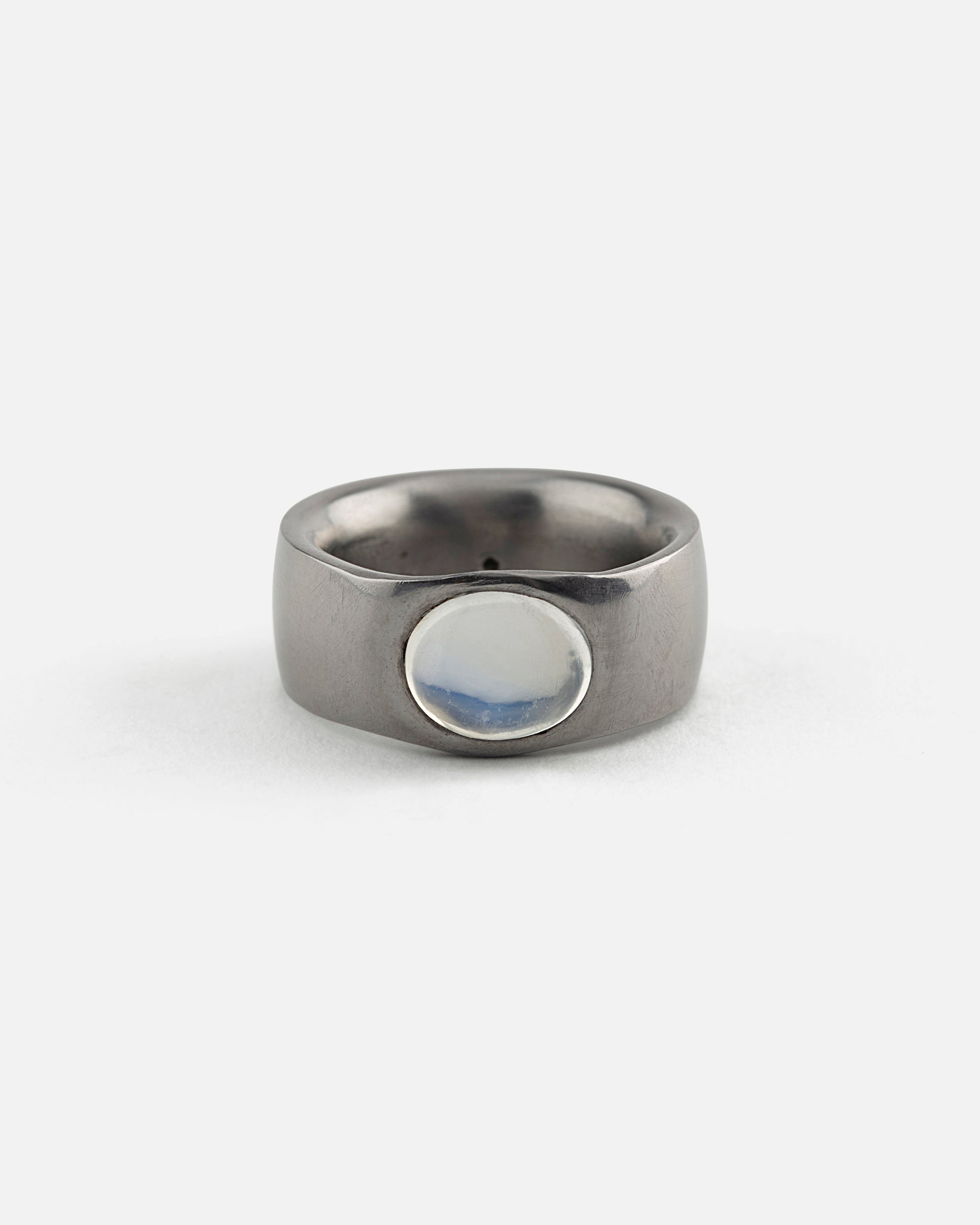 Tantal Ring mit Mondstein
