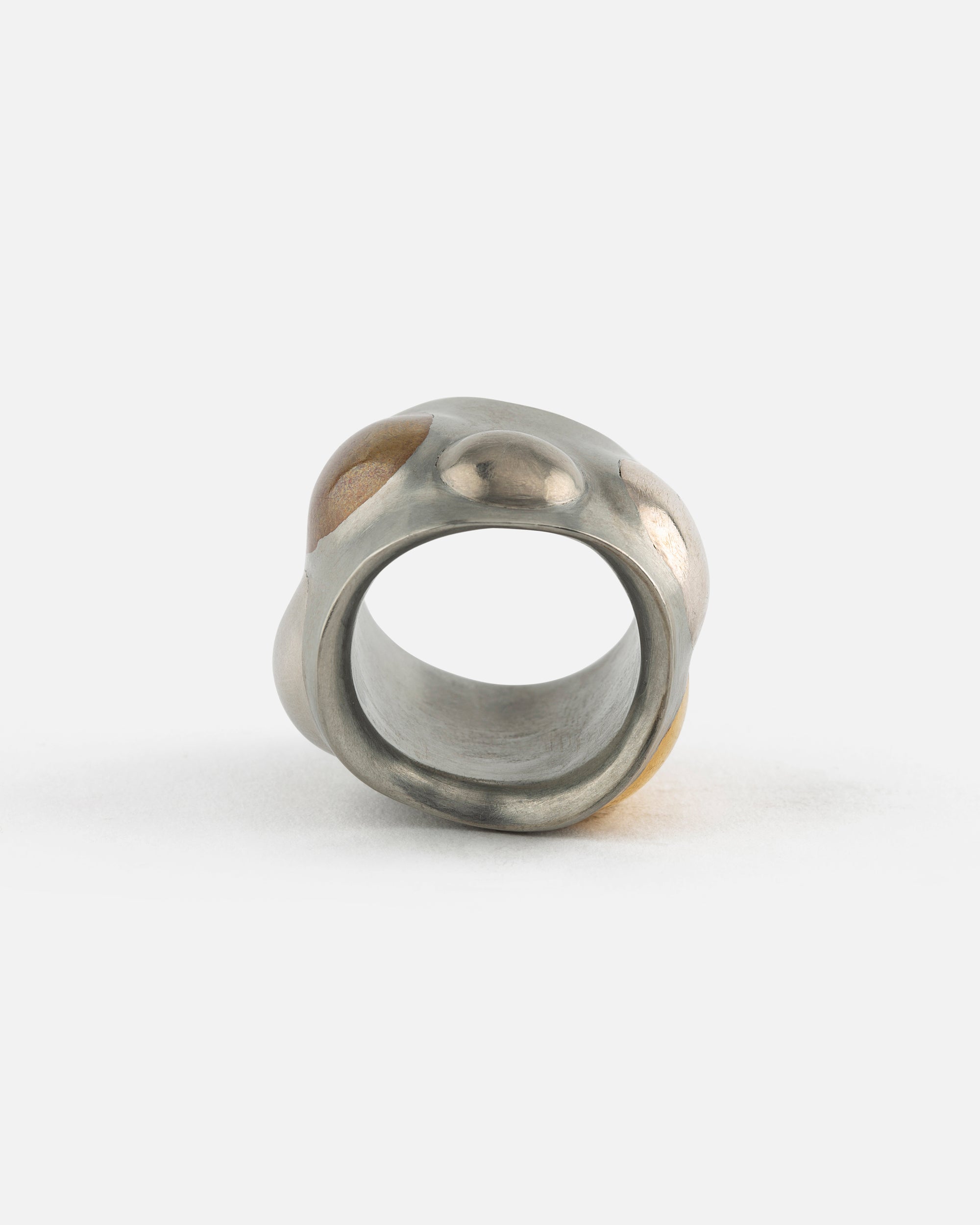 Hafniumring mit Sieben Hügeln
