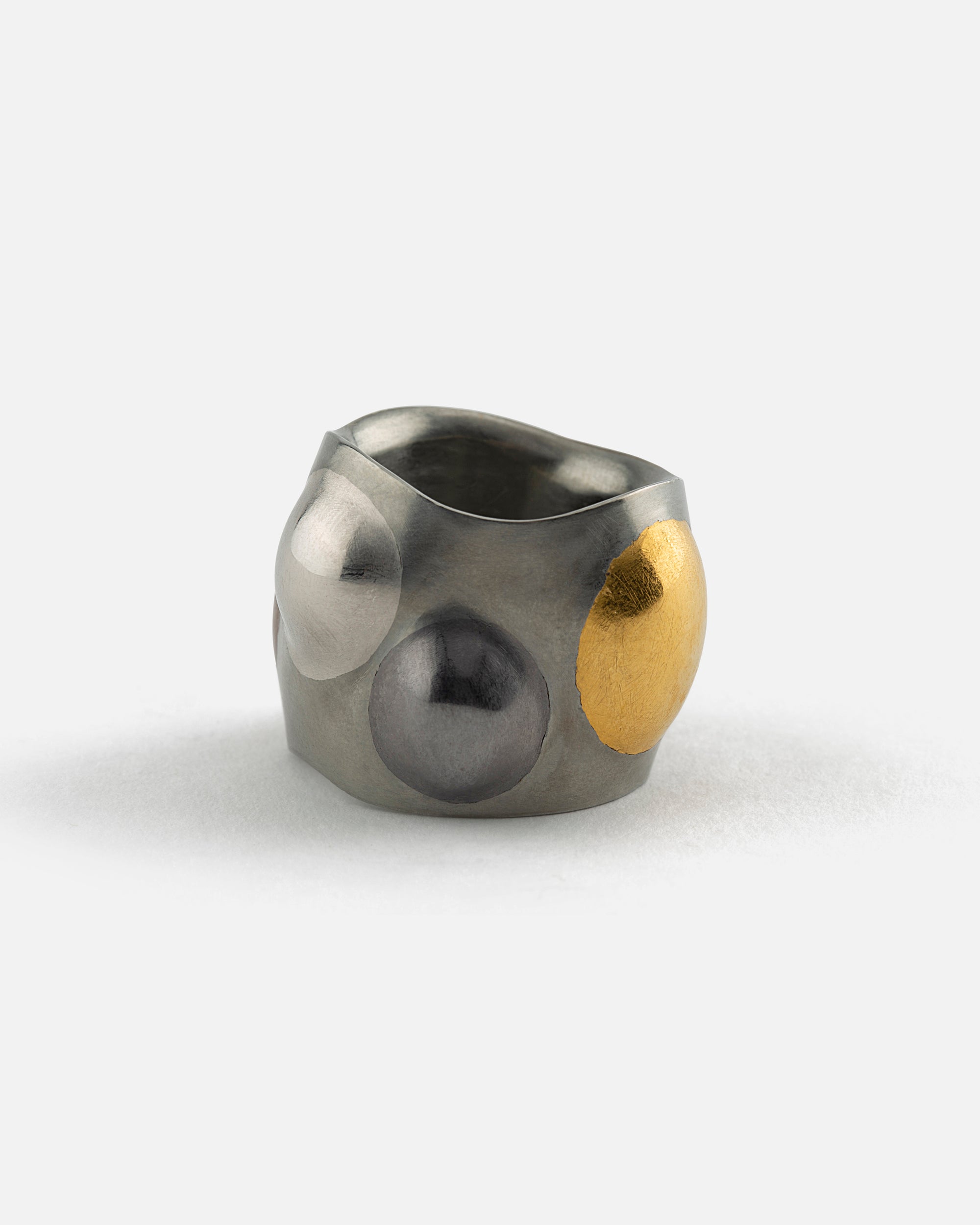 Hafniumring mit Sieben Hügeln