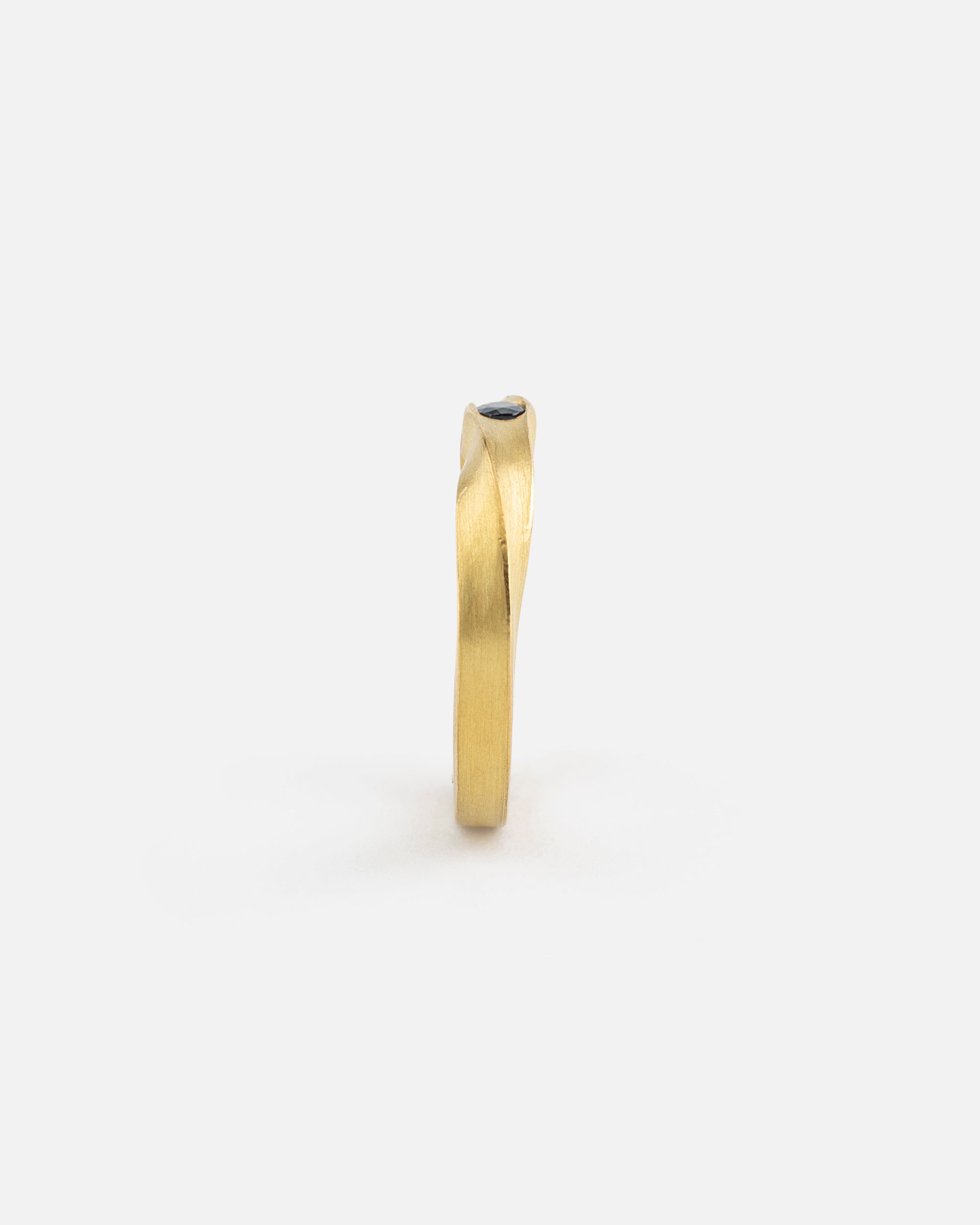 Mobius Goldring mit Spahire