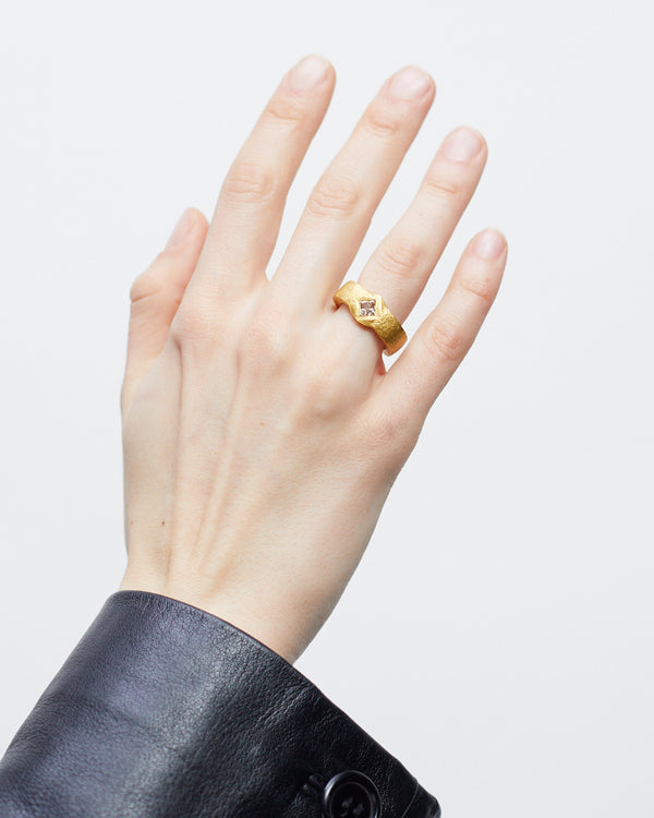 Pillow Ring in Gold