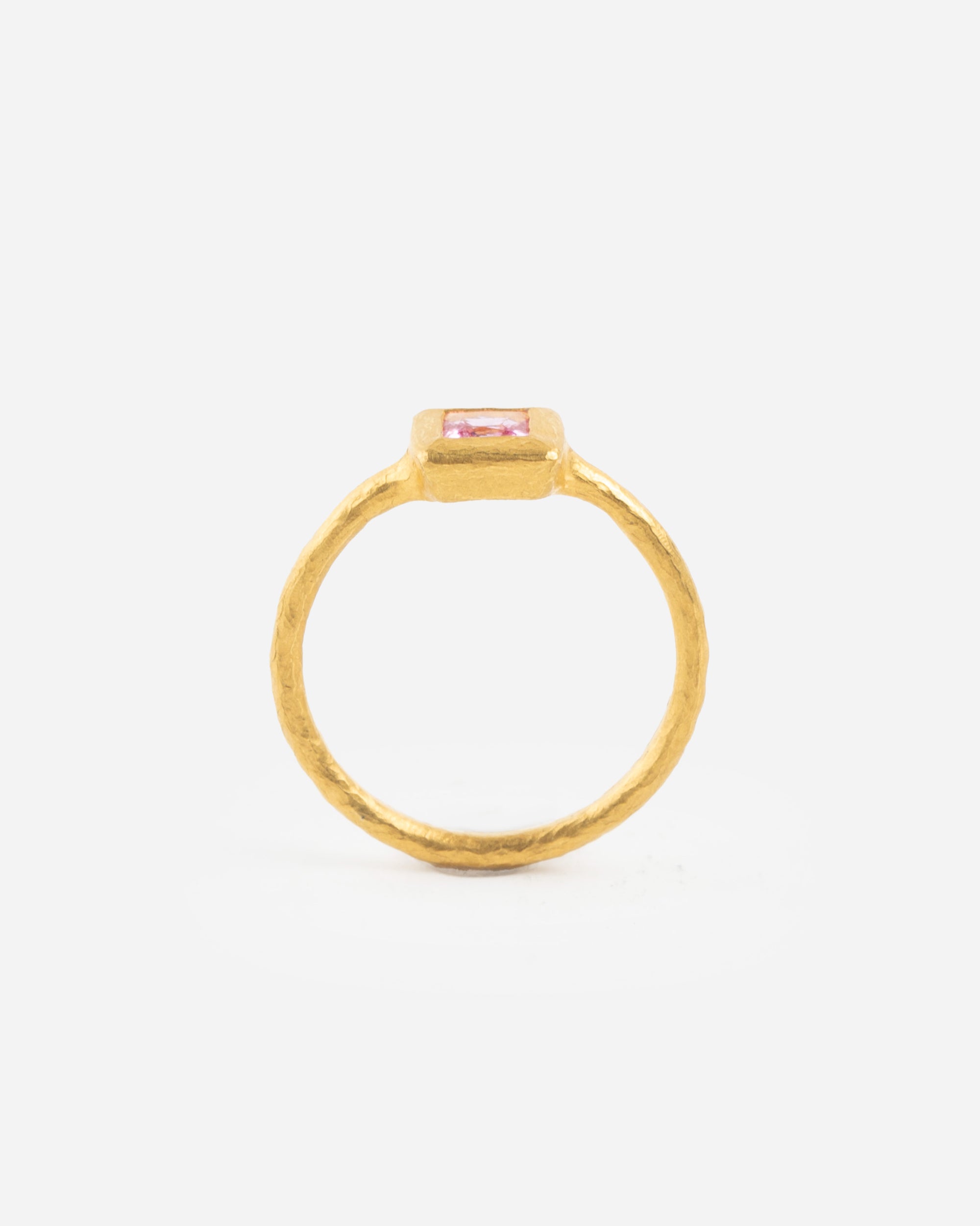 Solitaire Ring mit rosa Saphir